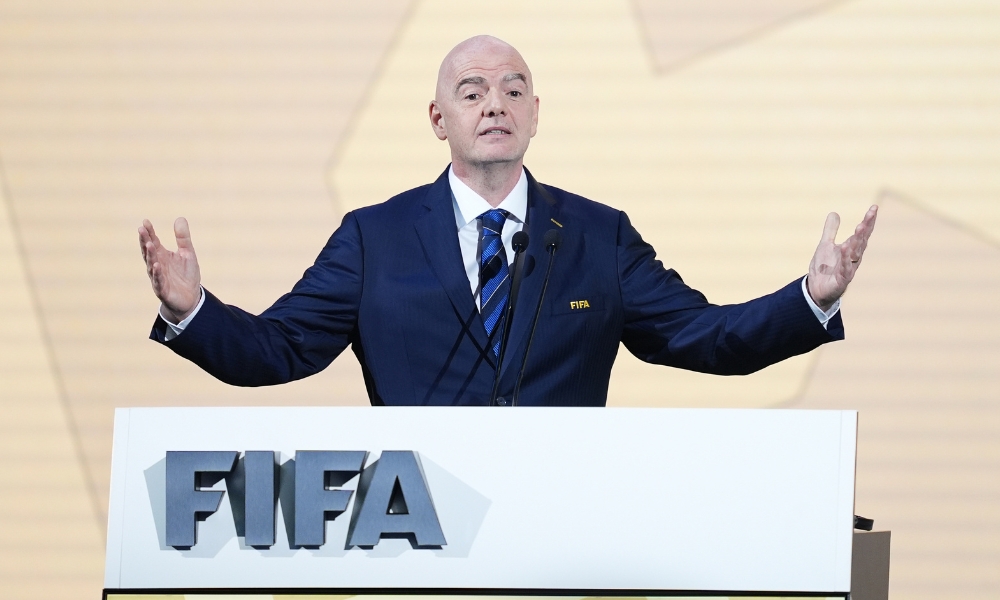 超1亿欧元 超1亿欧元